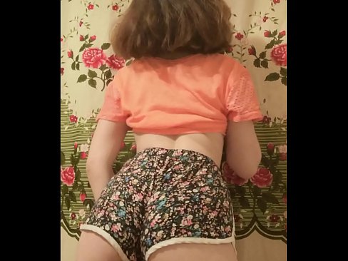 ❤️ Sexy na batang babe na hinuhubad ang kanyang shorts sa camera ️❌ dekalidad na sex sa amin ❤
