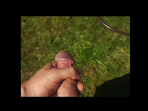 ❤️ Hot hottie gets kanyang pink puki fucked at cums sa isang pumulandit sa isang summer garden ️❌ dekalidad na sex sa amin ❤